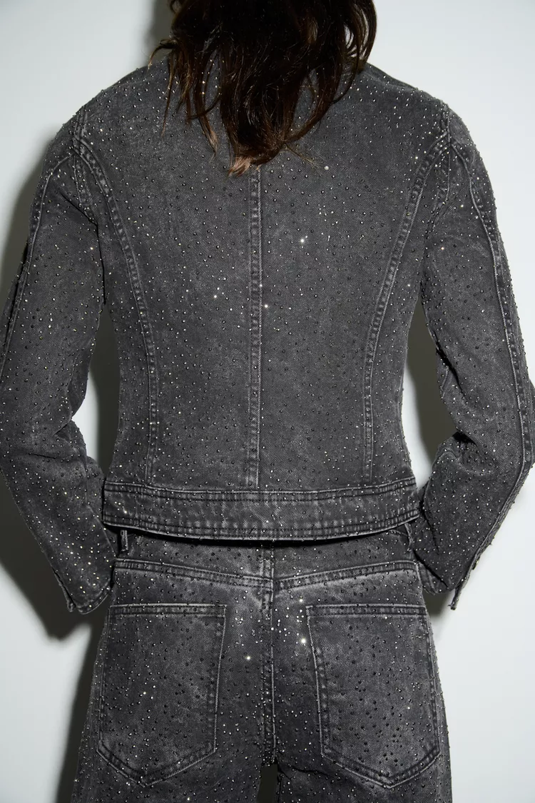 VESTE EN JEAN AVEC BRILLANTS